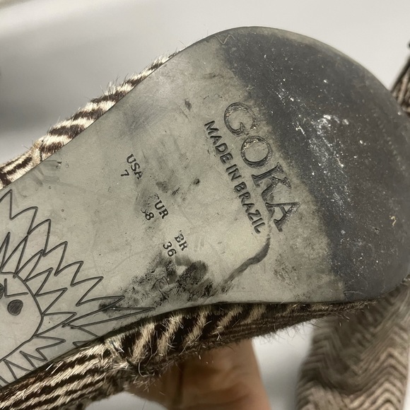 Cowboy but femme fur boots. Super comfortable. Made in Brasil - Picture 5 of 5